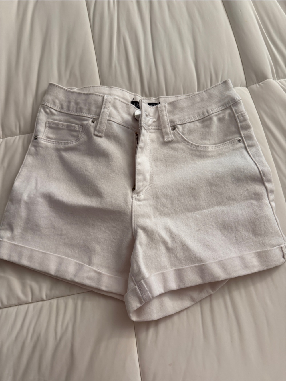 Fashion Nova White Women's Denim Shorts size 3